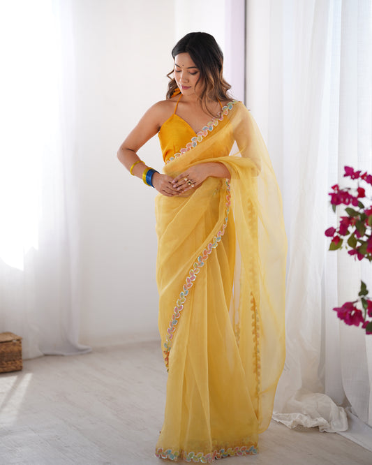Sari moderne jaune doux fleuri Organza COLLECTION ALANA