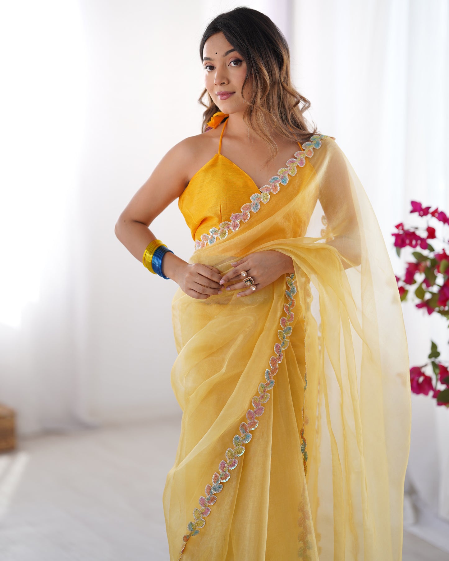 Sari moderne jaune doux fleuri Organza COLLECTION ALANA