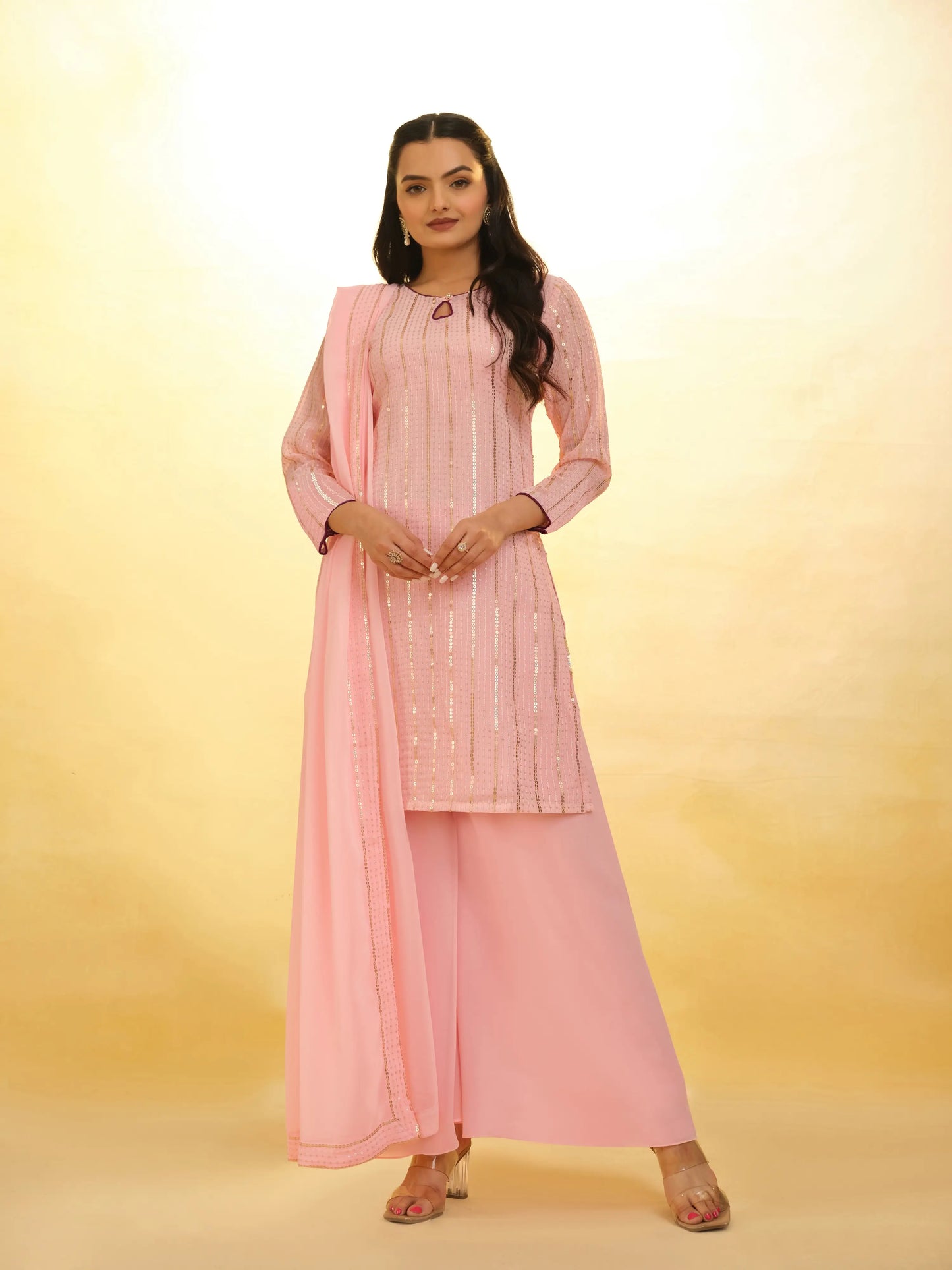 Pfirsichfarbener Georgette-Salwar-Anzug mit Palazzo und Dupatta