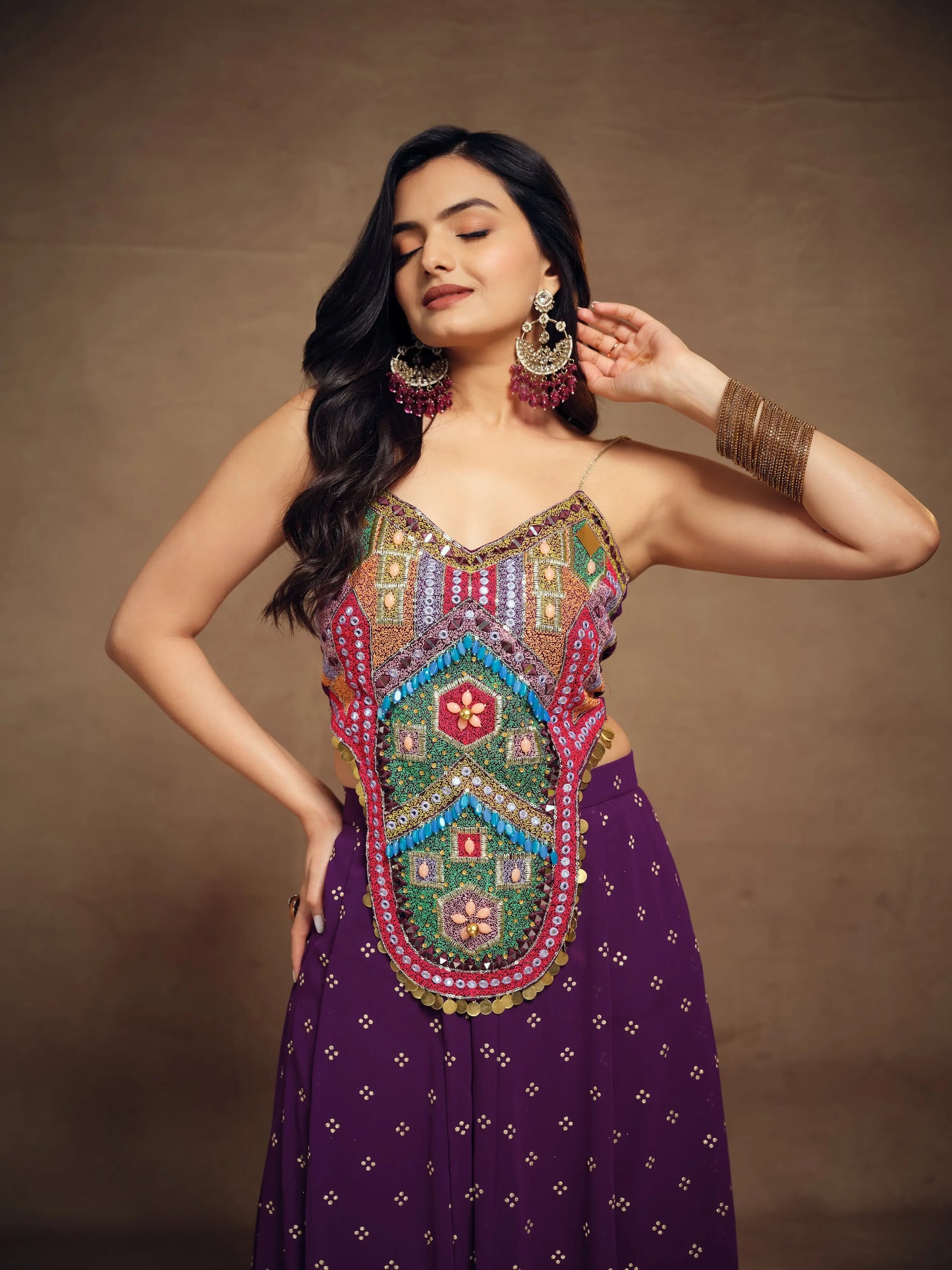 Ensemble coordonné en soie violette clair avec broderie artisanale indo-occidental