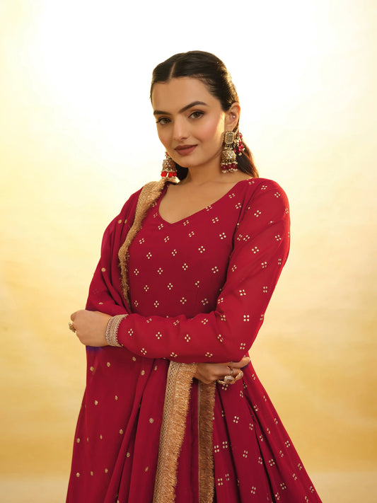 Salwar Suit en Georgette Rouge avec Dupatta traditionnel