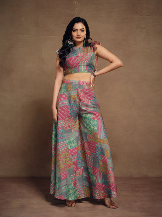 Ensemble coordonné rose et bleu à imprimé avec pendants faits main indo-occidental (co-ord set)