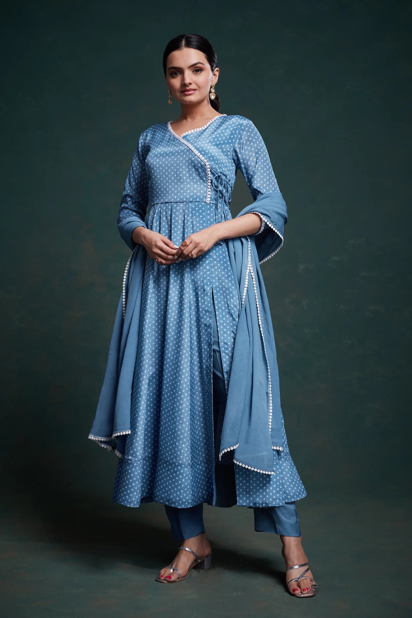 Ensemble salwar en soie Chinon imprimé Bandhani bleu uni traditionnel