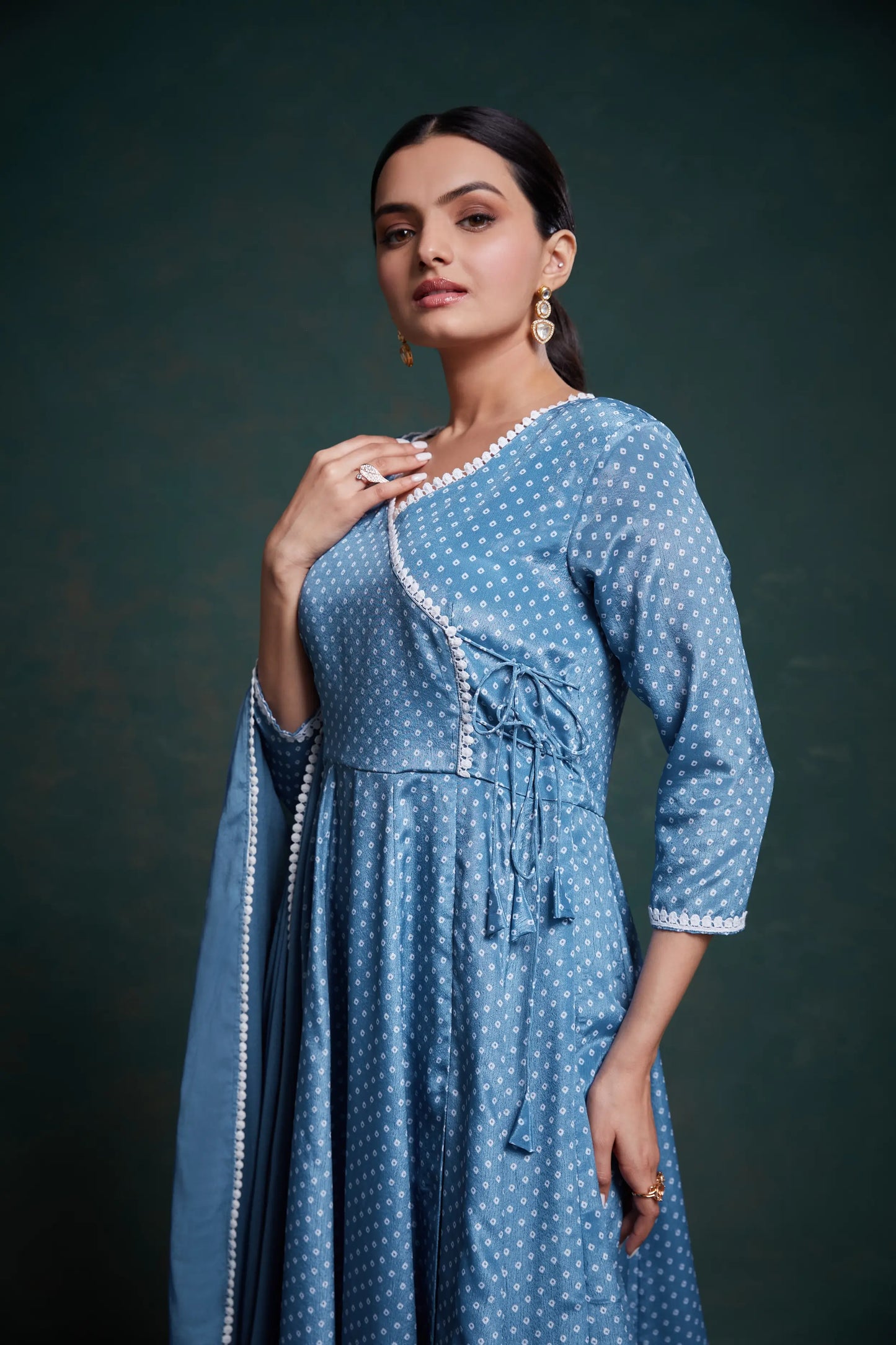 Ensemble salwar en soie Chinon imprimé Bandhani bleu uni traditionnel