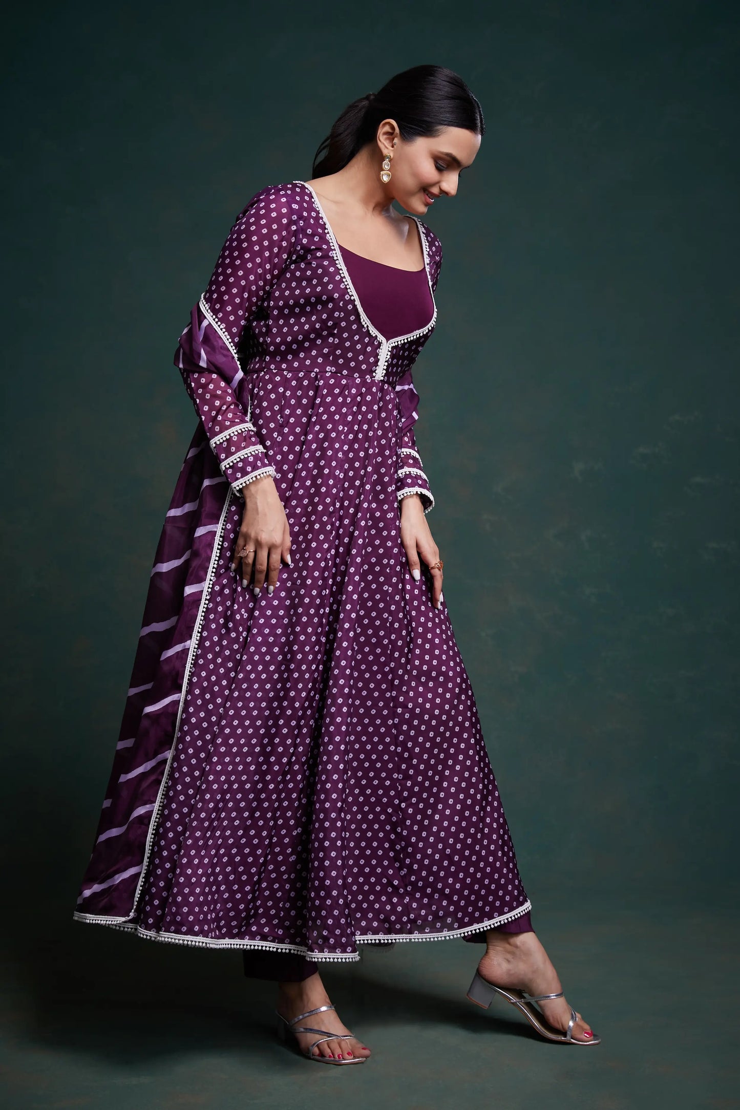 Ensemble salwar imprimé Bandhani en organza violet traditionnel