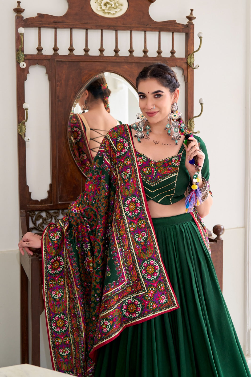 Lehenga de Navratri vert en soie imprimé Gamthi et Gota Patti COLLECTION SNEHA
