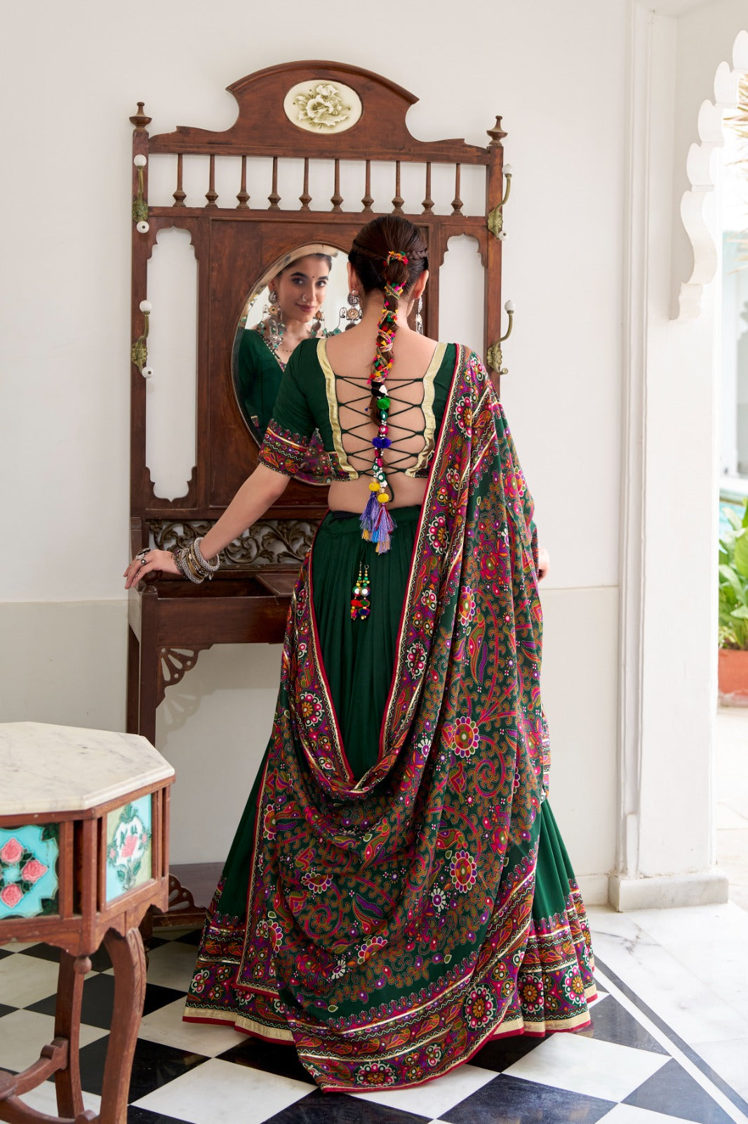 Lehenga de Navratri vert en soie imprimé Gamthi et Gota Patti COLLECTION SNEHA