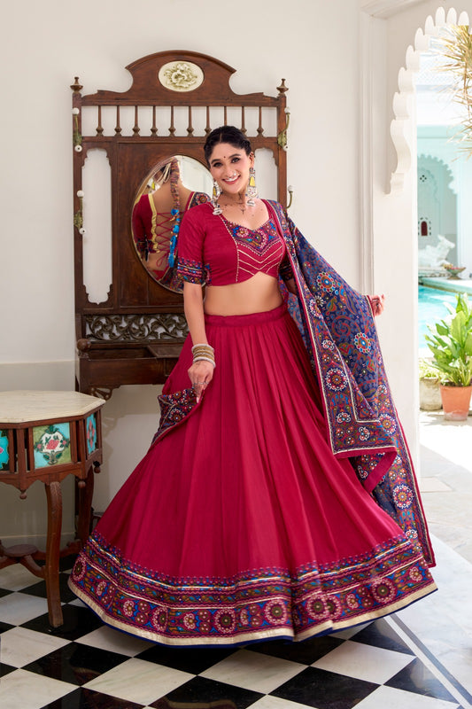 Lehenga de Navratri rose en soie imprimé Gamthi et Gota Patti COLLECTION SNEHA