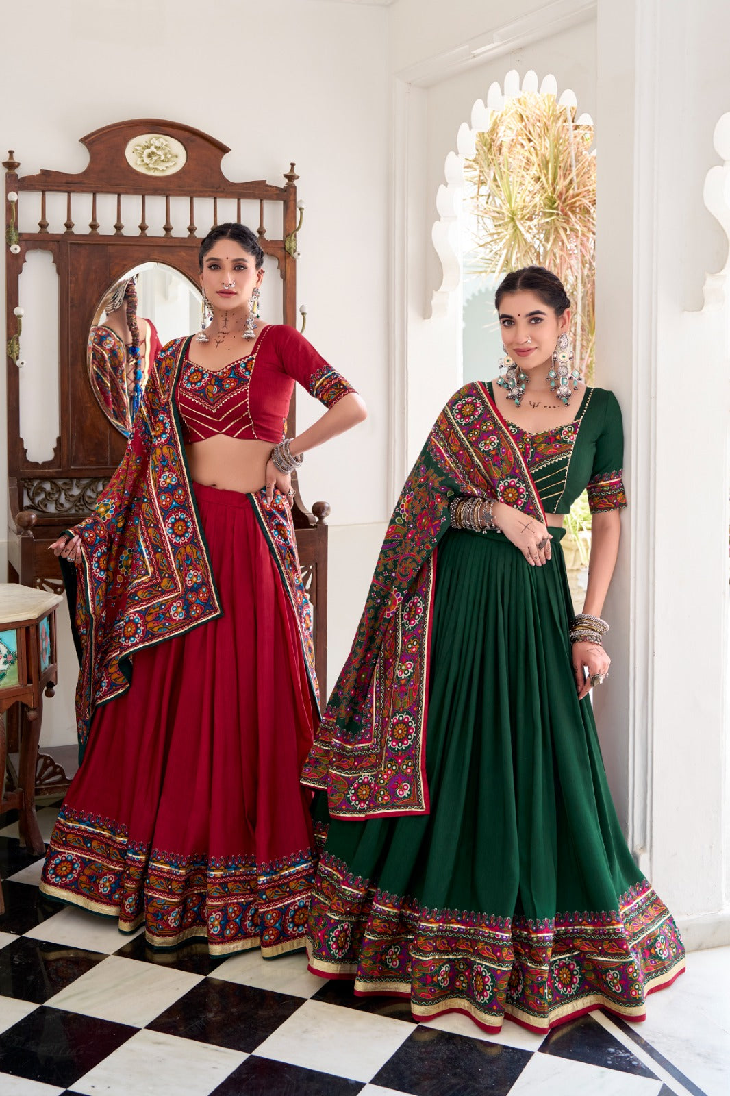 Lehenga de Navratri vert en soie imprimé Gamthi et Gota Patti COLLECTION SNEHA