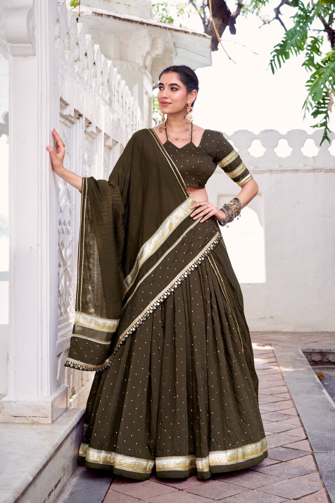Lehenga de Navratri Chanderi JULLY vert kaki