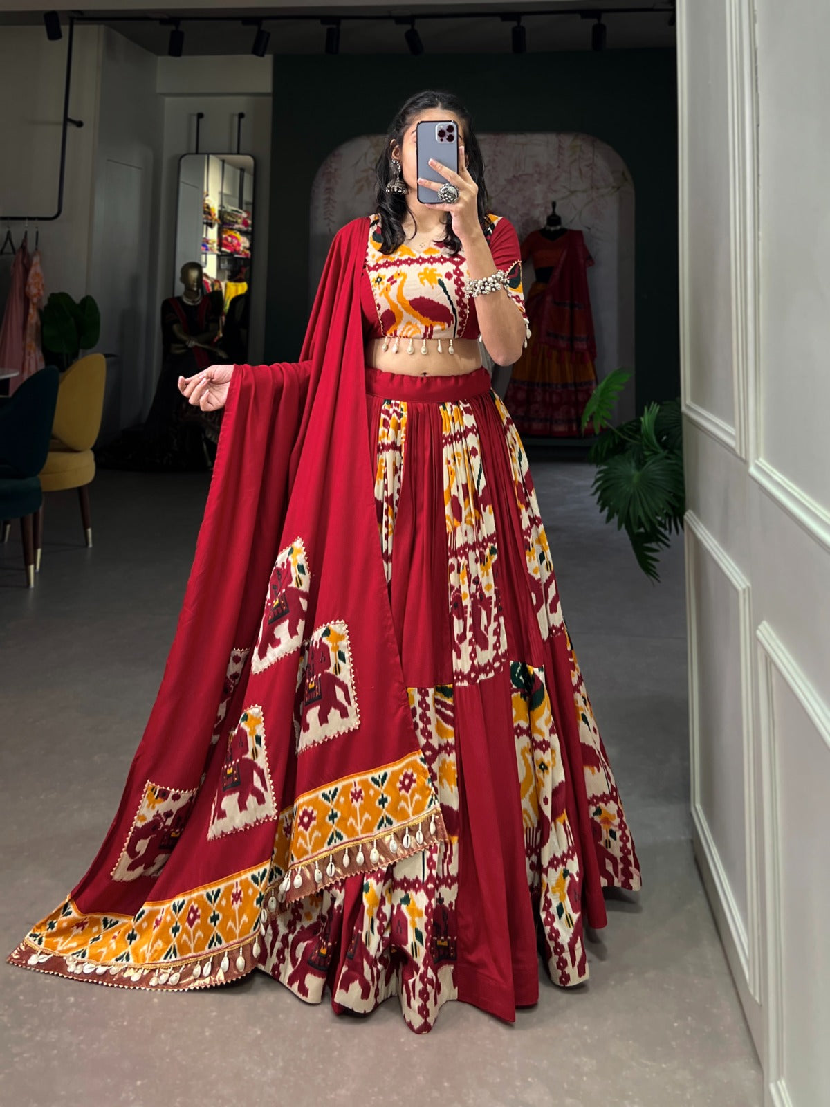 Lehenga de Navratri Gota Patti rouge