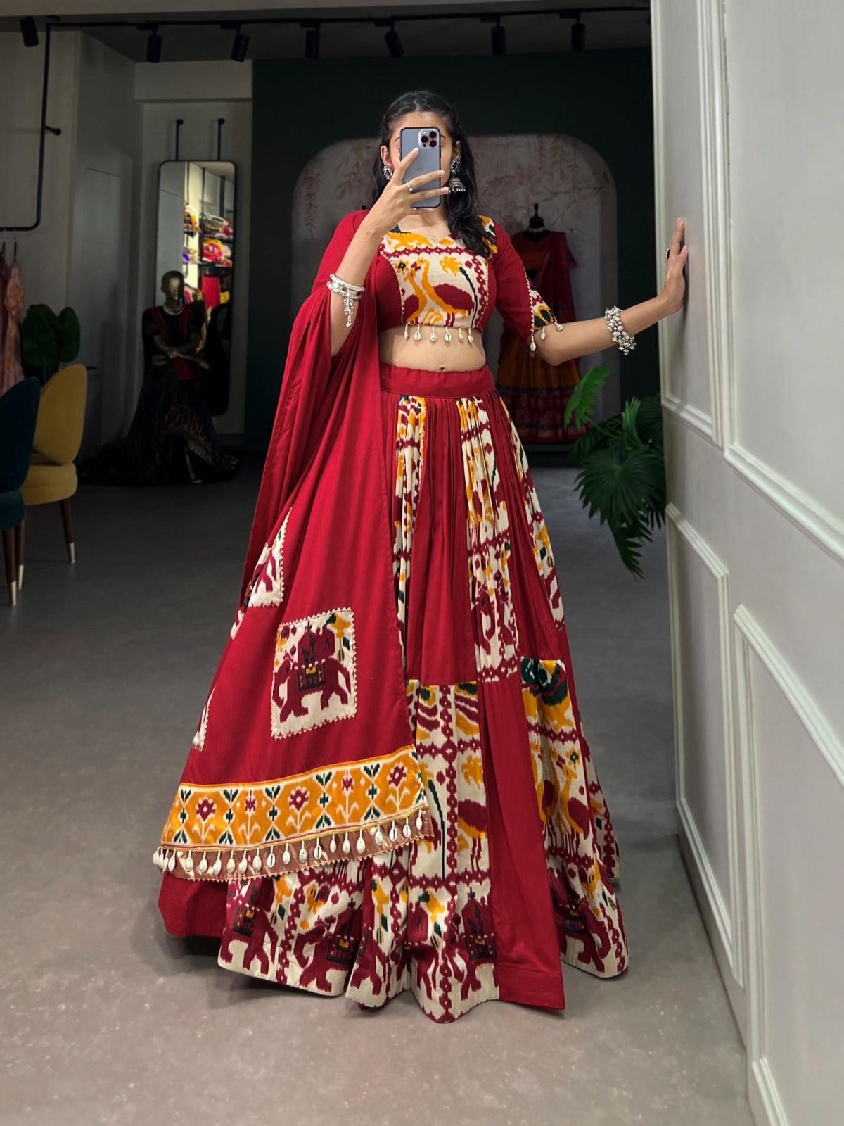 Lehenga de Navratri Gota Patti rouge
