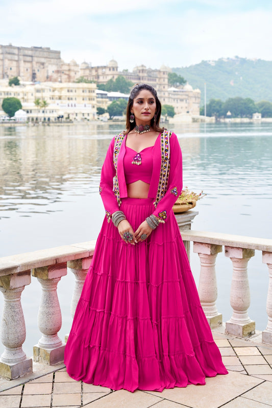 Lehenga choli rose fuchsia avec koti veste COLLECTION KINJAL