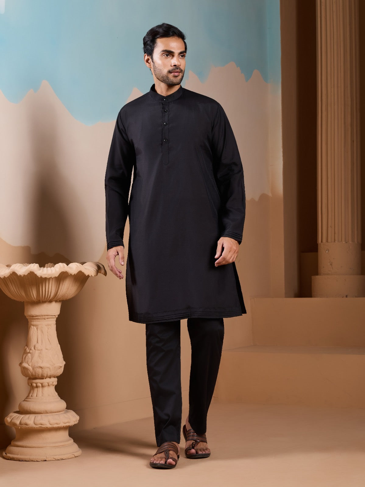 Ensemble Kurta Homme avec Veste Noir et broderies de fleurs romantiques COLLECTION ARVIN