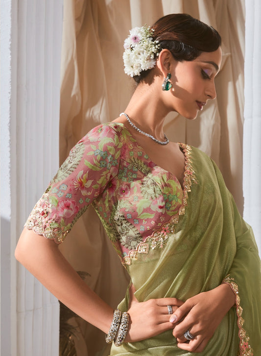 Sari moderne vert pistache et rose clair en tissu fantaisie et dentelle COLLECTION KANIKA