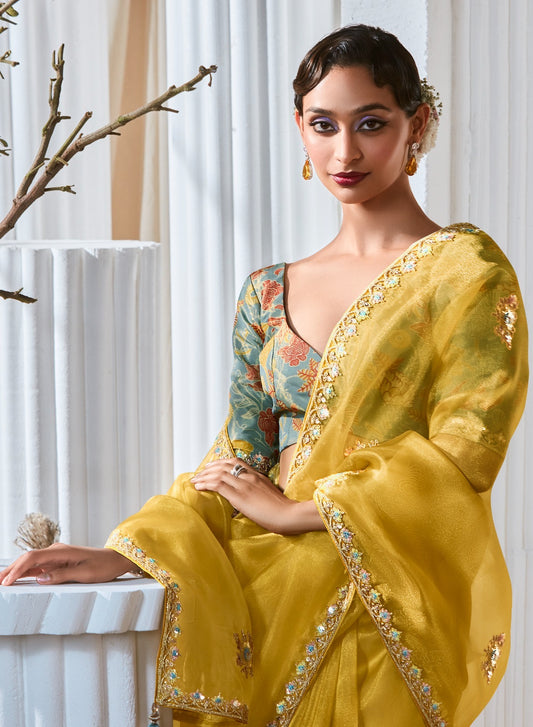 Sari moderne jaune et bleu canard en tissu fantaisie et dentelle COLLECTION KANIKA