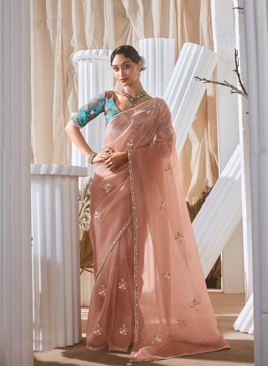 Sari moderne rose poudré et bleu clair en tissu fantaisie et dentelle COLLECTION KANIKA