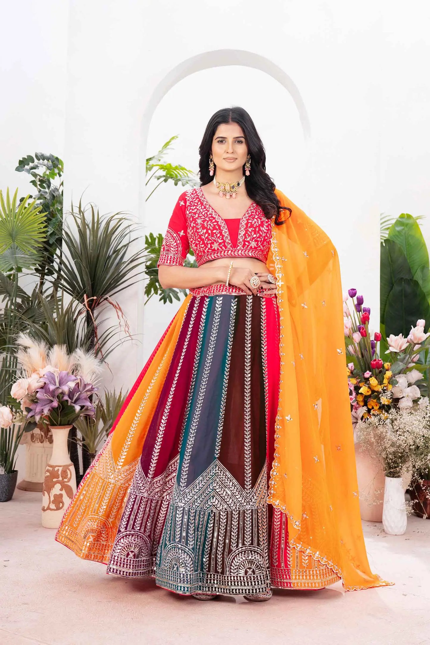 Mehrfarbiger Georgette-Lehenga mit Paillettenstickerei und Dupatta