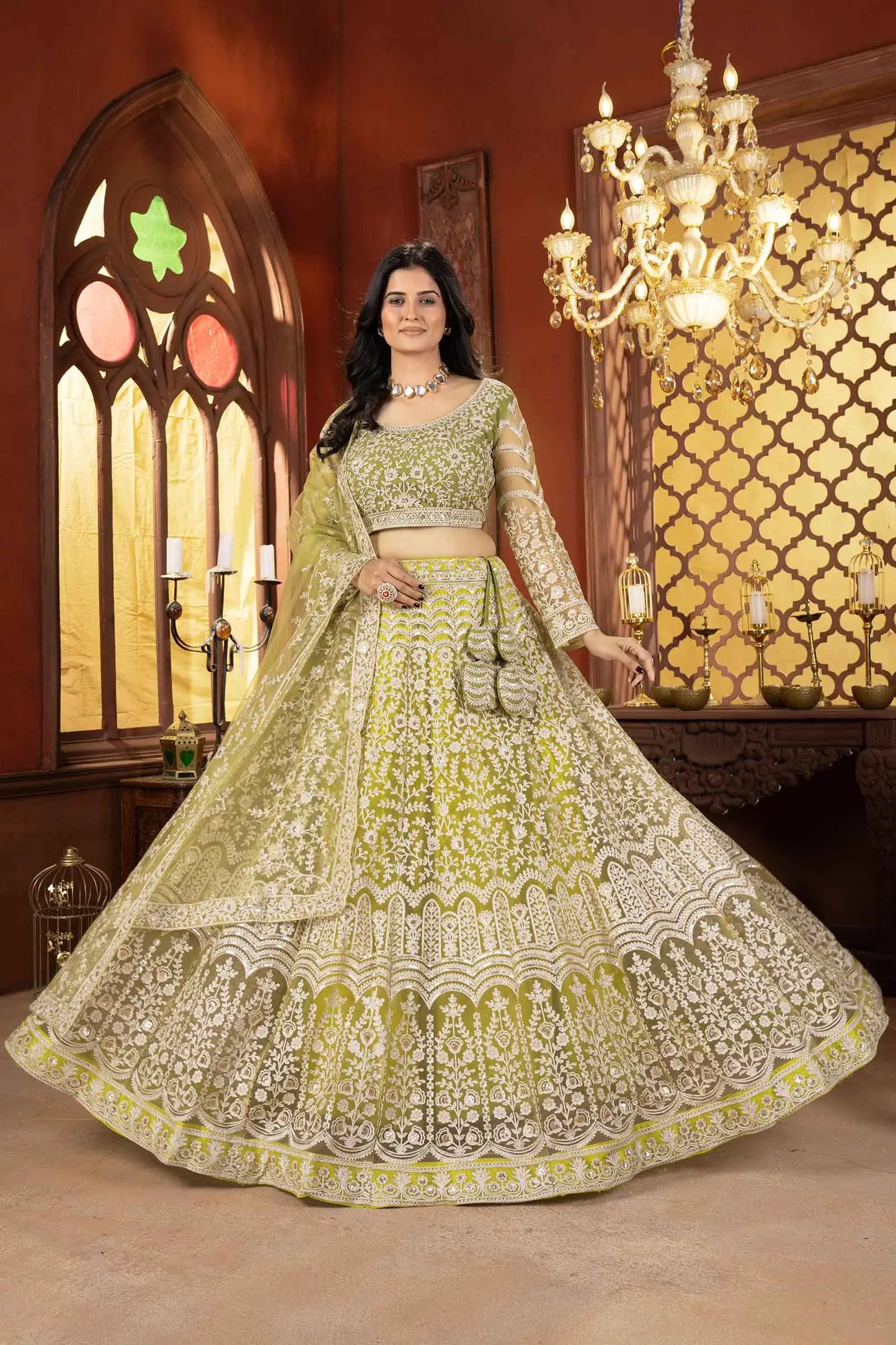 Lehenga Choli en filet vert olive clair avec broderie brillante au fil