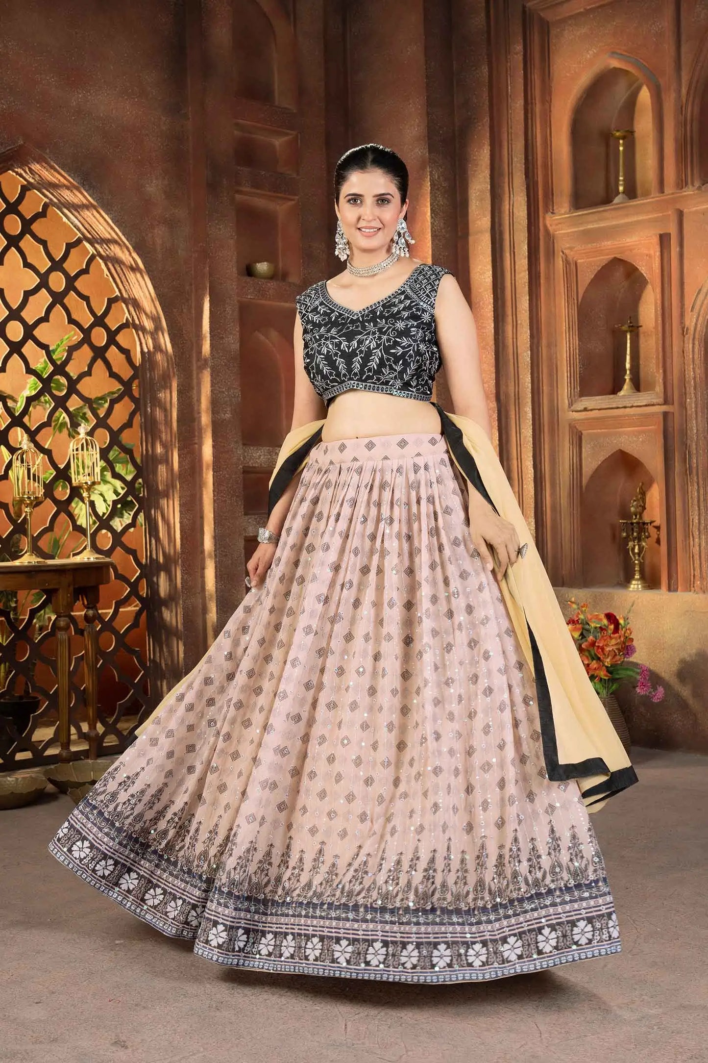 Lehenga choli noir et rose clair à imprimé digital avec broderie