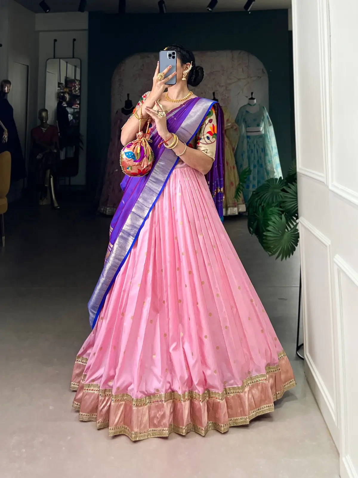 Lehenga Choli Paithani en Soie Jacquard Rose Pâle avec Tissage Zari