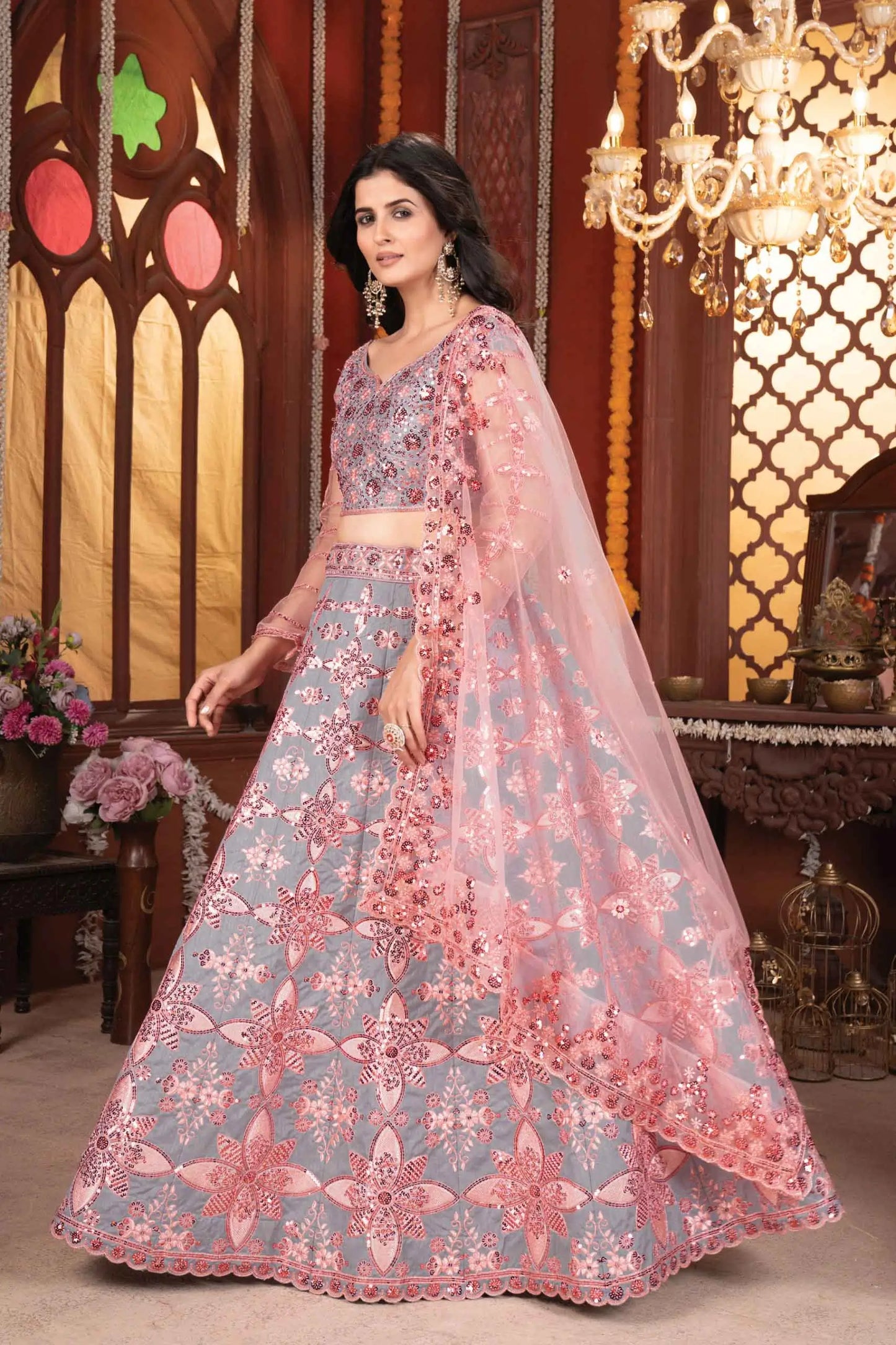 Lehenga en Soie Mulberry Gris et Pêche avec Broderie en Fils et Sequins
