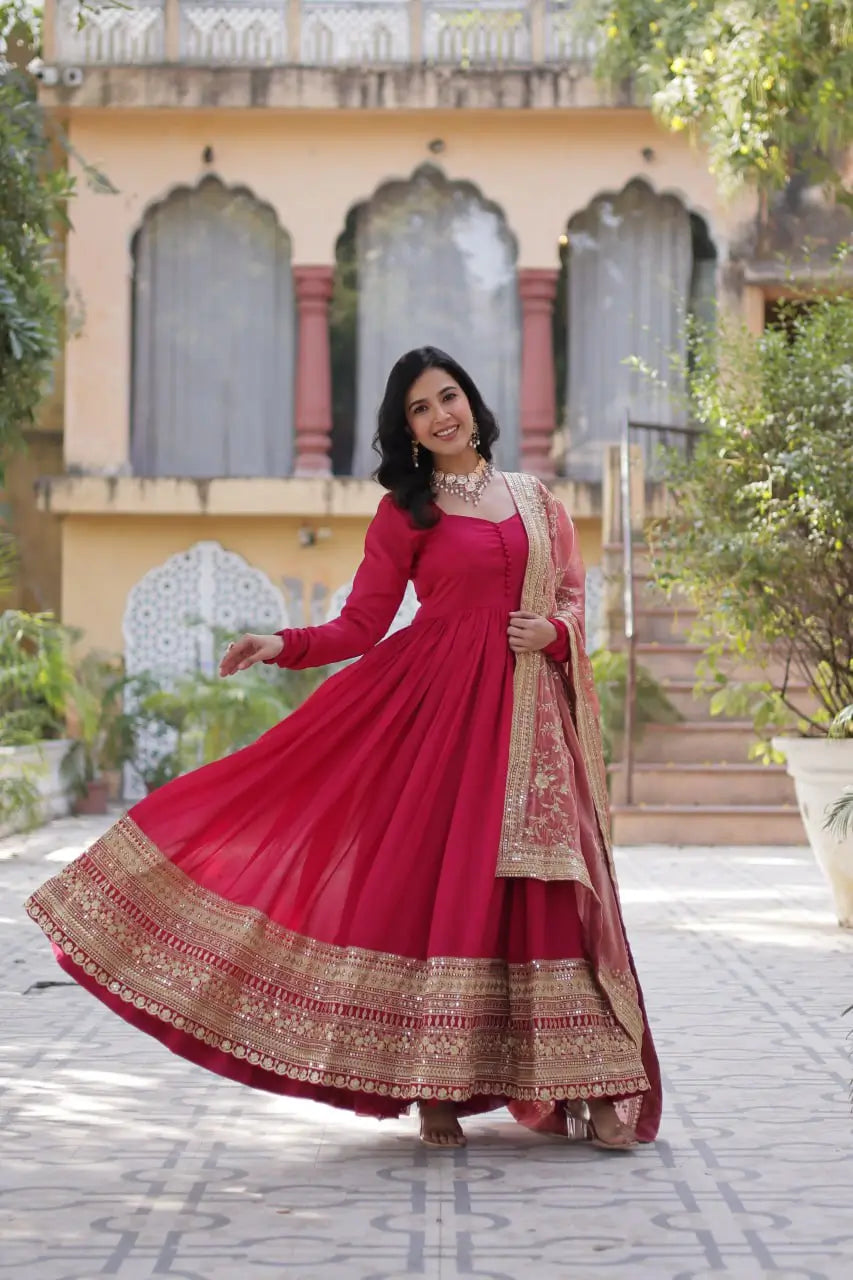 Robe Longue Rose Scintillante avec Riches Broderies de Sequins et Dupatta Somptueux