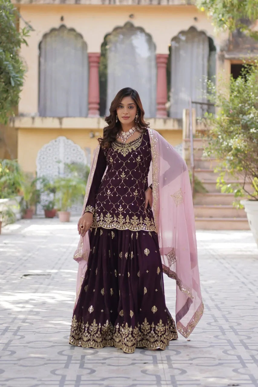 Magenta-lila Kurti Palazzo Set mit Pailletten und kontrastierendem Dupatta