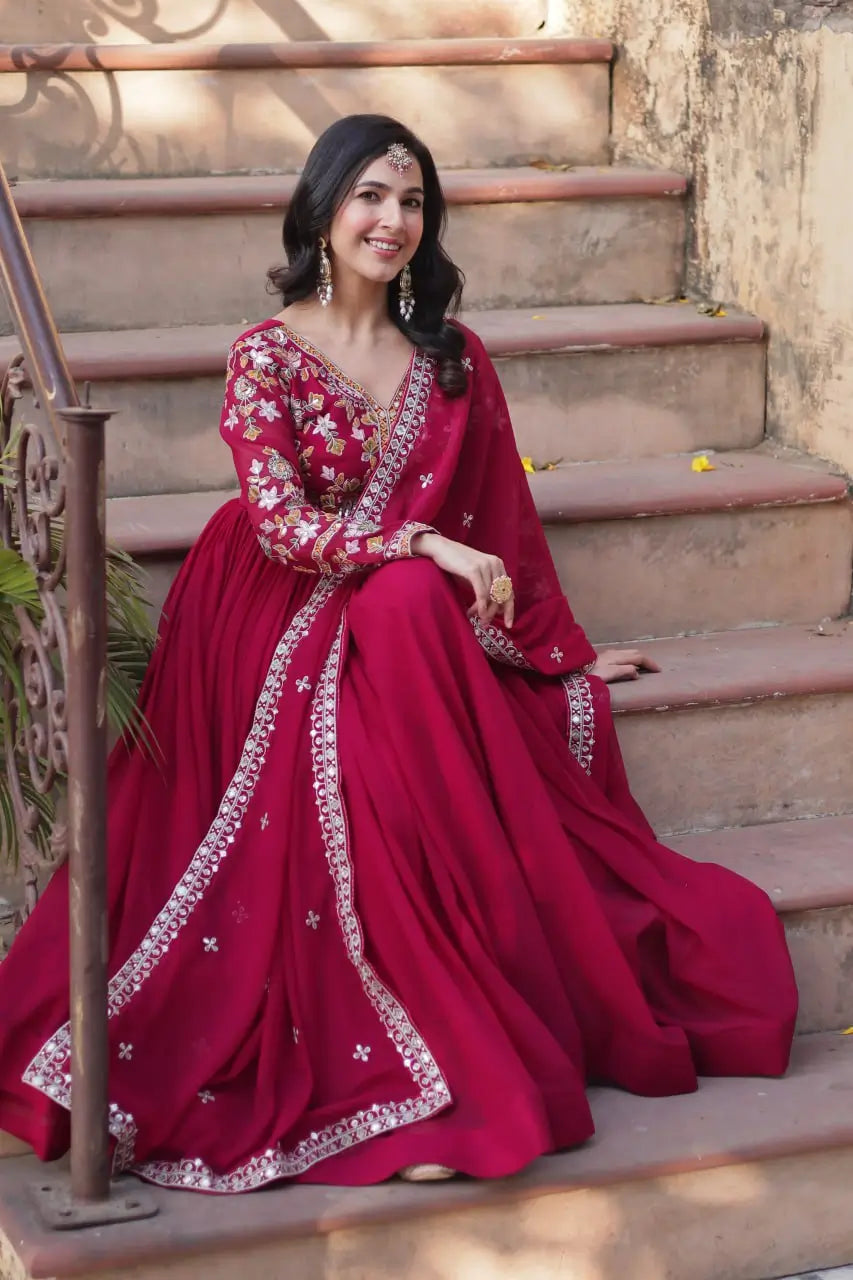 Robe Longue Rouge Rosé avec Broderies de Fils et Sequins avec Dupatta