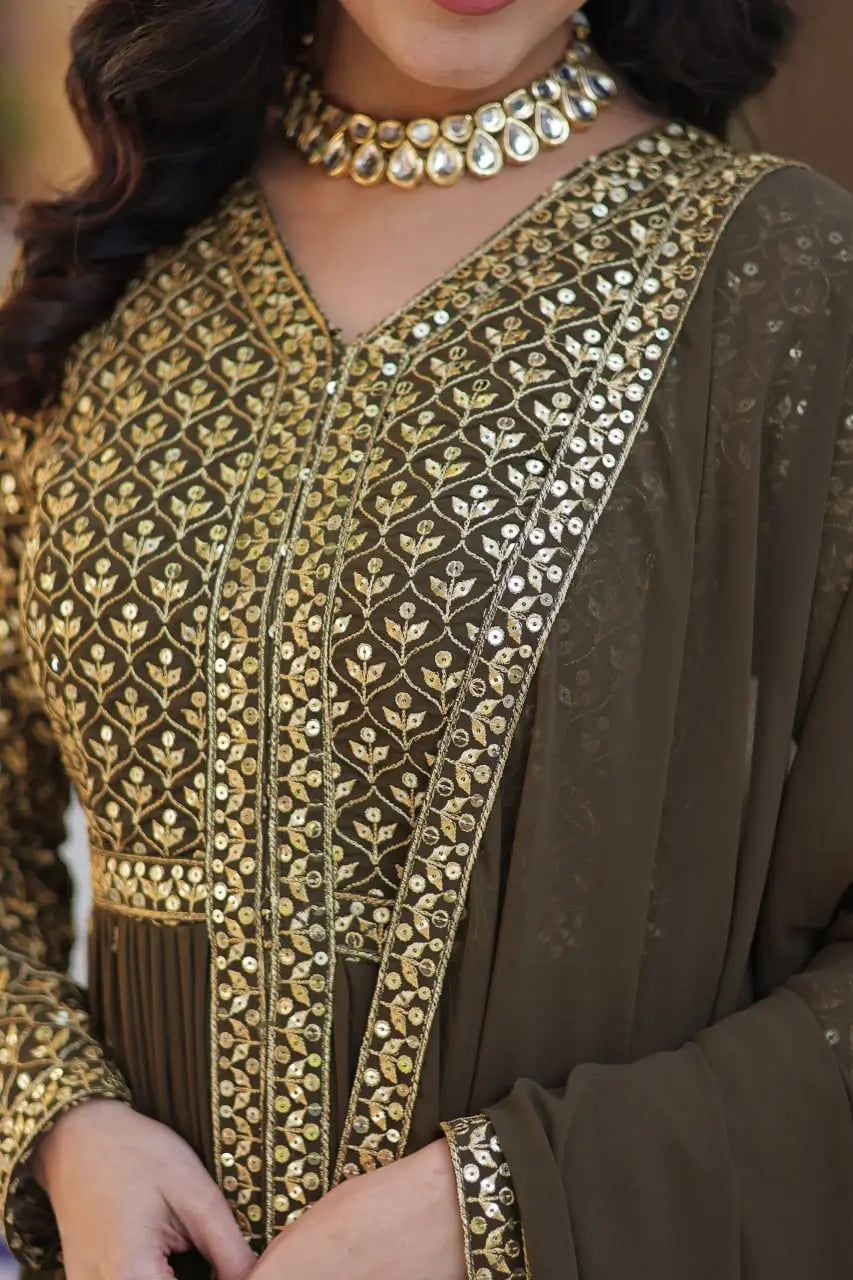 Robe Longue Vert Empire en Georgette avec Broderies de Sequins