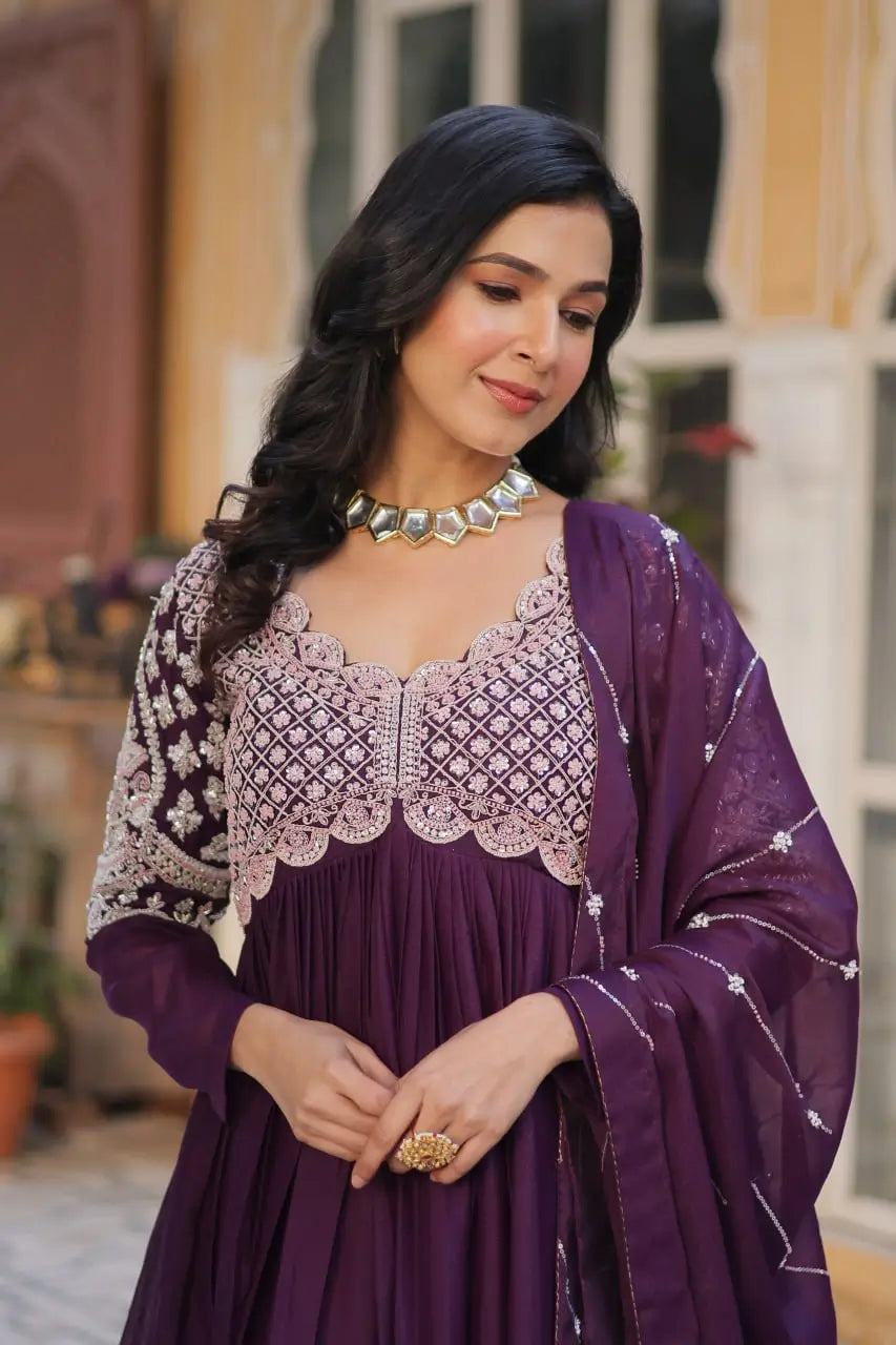 Robe Longue Prune en Georgette | Broderies de Perles et Sequins