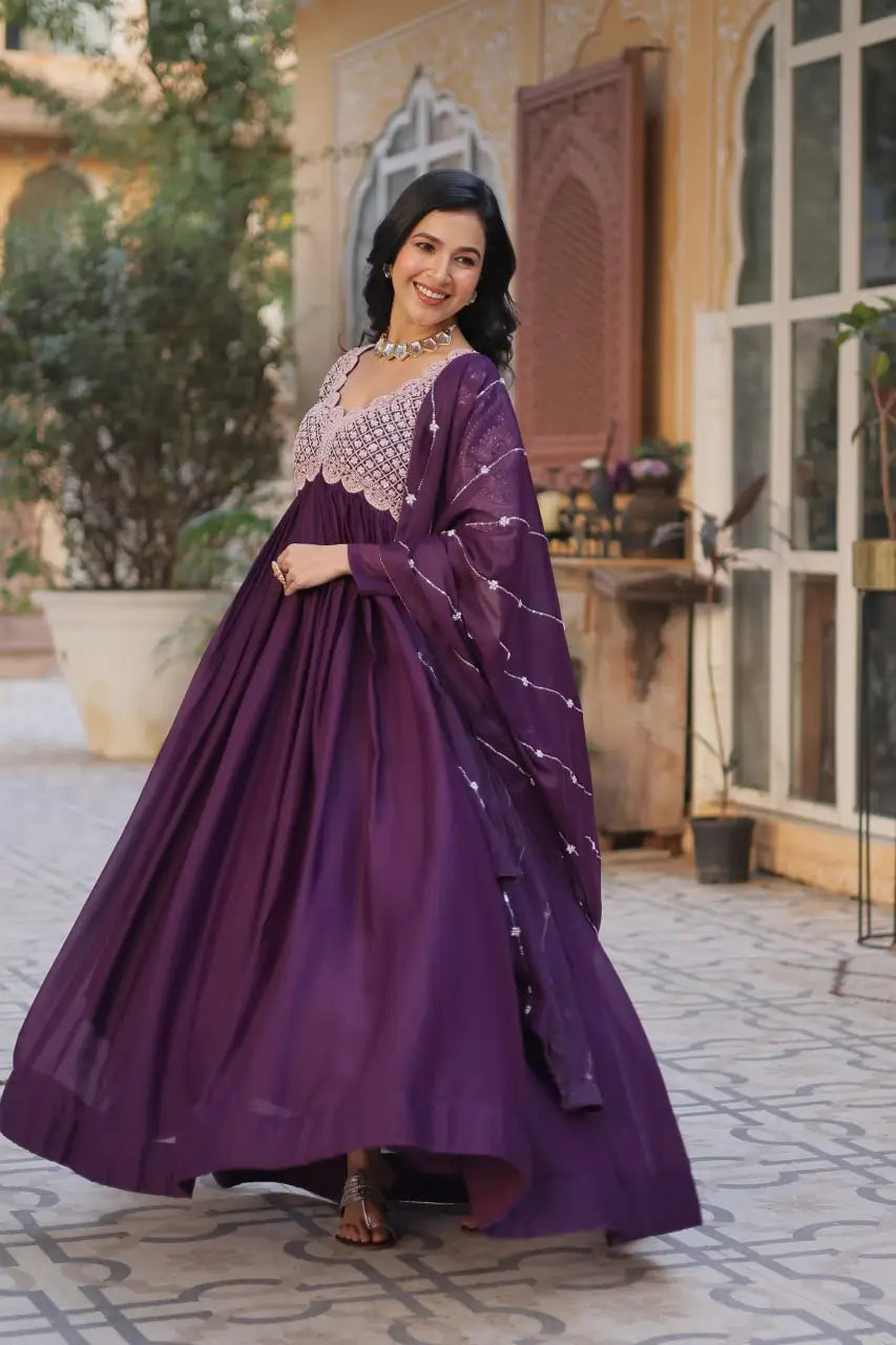 Robe Longue Prune en Georgette | Broderies de Perles et Sequins