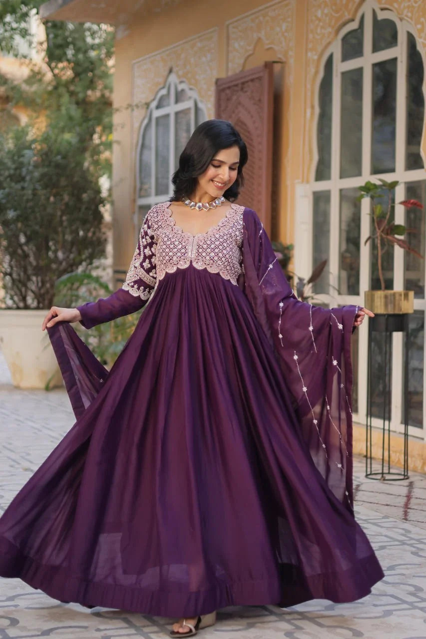 Robe Longue Prune en Georgette | Broderies de Perles et Sequins