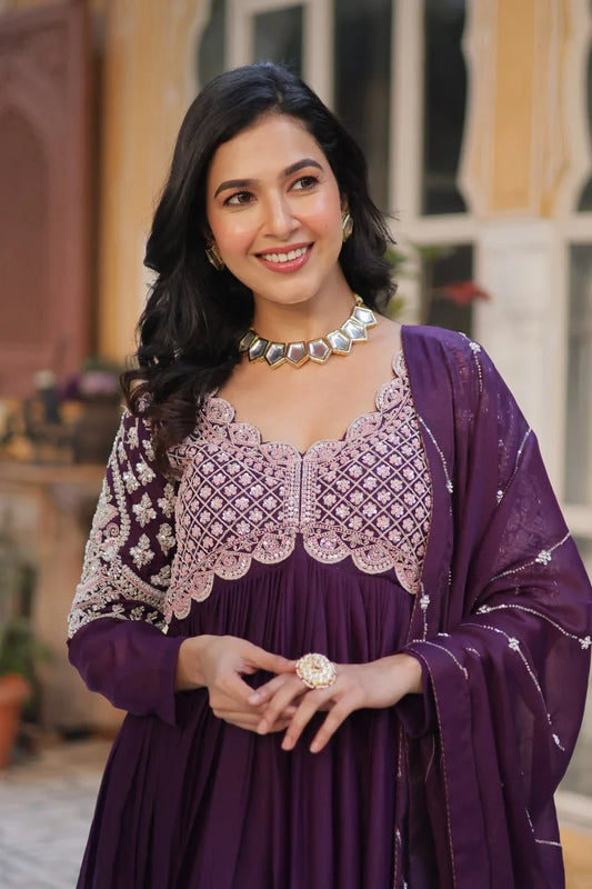 Robe Longue Prune en Georgette | Broderies de Perles et Sequins