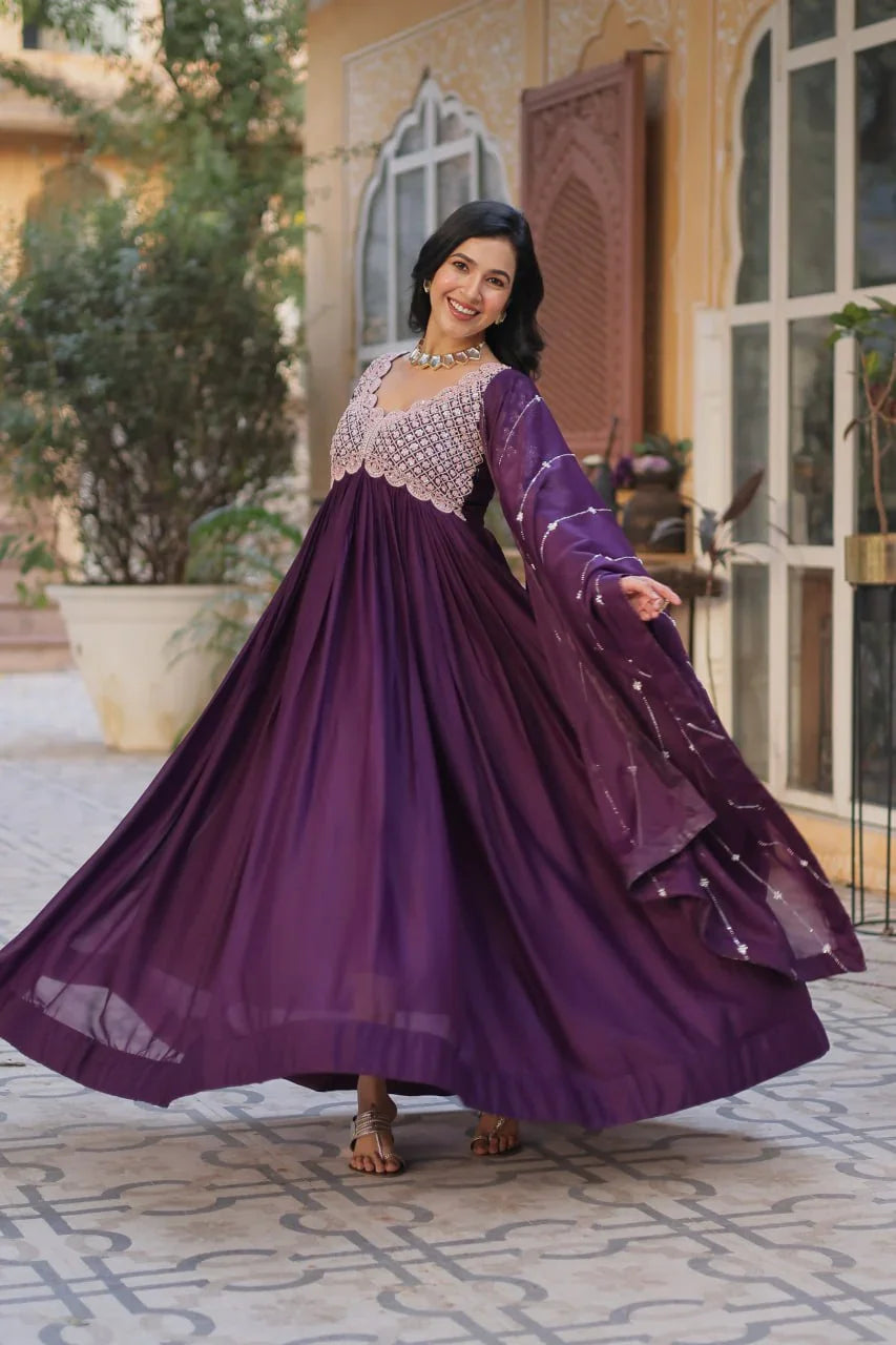 Robe Longue Prune en Georgette | Broderies de Perles et Sequins
