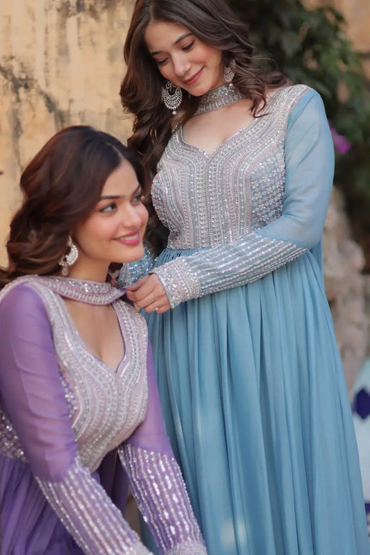 Robe Longue Bleu Ciel en Georgette | Broderies de Perles et Sequins avec Dupatta