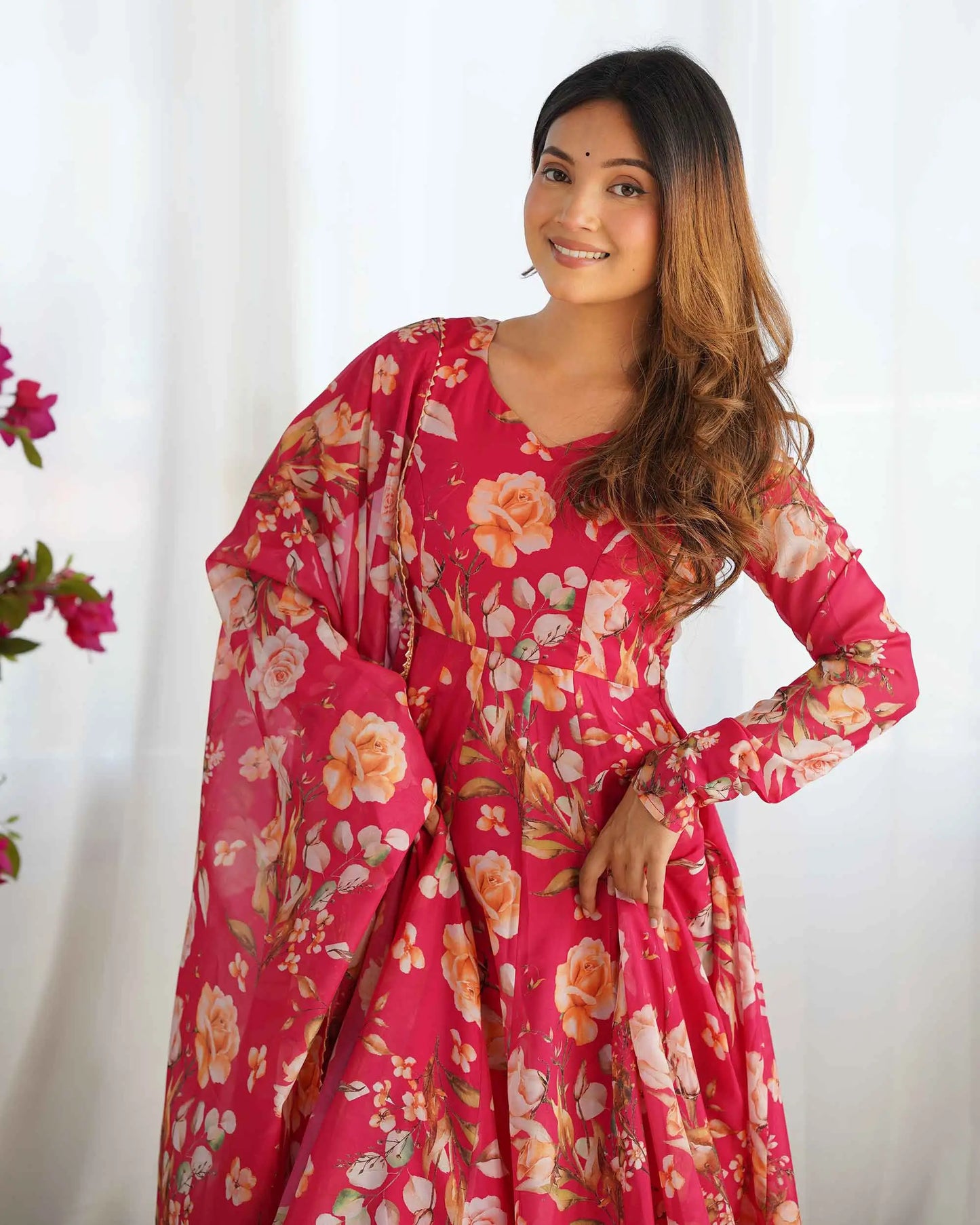 Robe en organza à imprimé floral rose avec dupaata