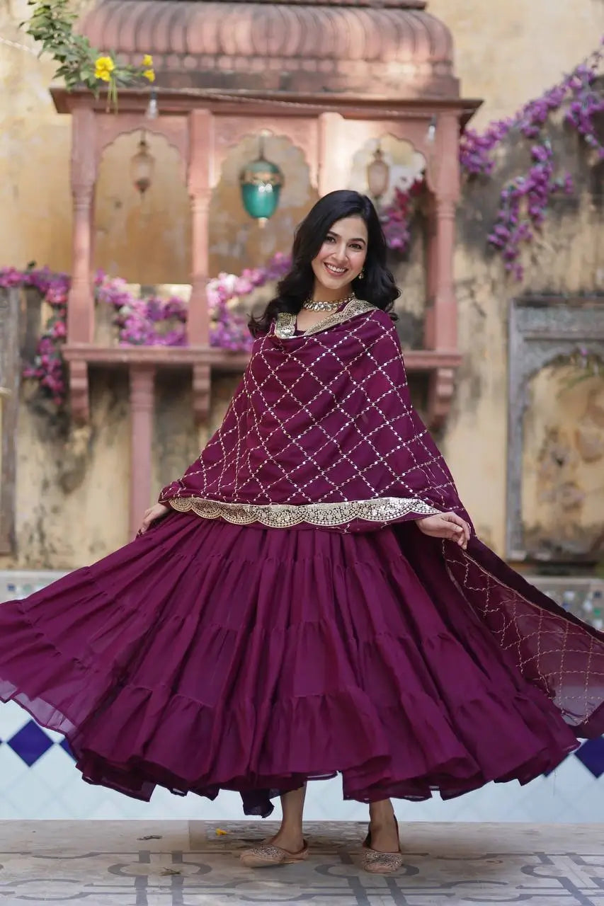 Robe Longue Bordeaux Berry | Georgette Évasée avec Voile Brodé