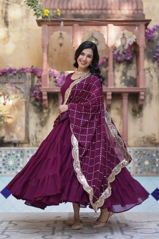 Robe Longue Bordeaux Berry | Georgette Évasée avec Voile Brodé
