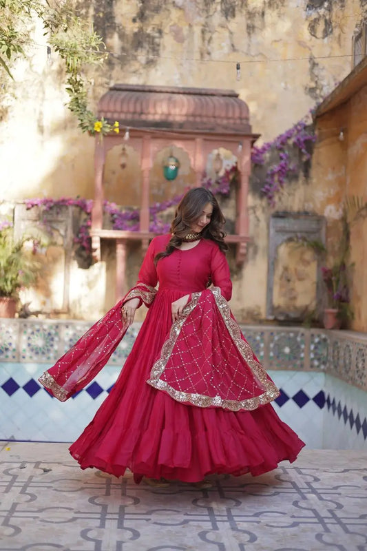 Robe de Cérémonie Rouge Doux | Longue Robe en Georgette évasée | Tenue de Fête avec Broderies Élégantes