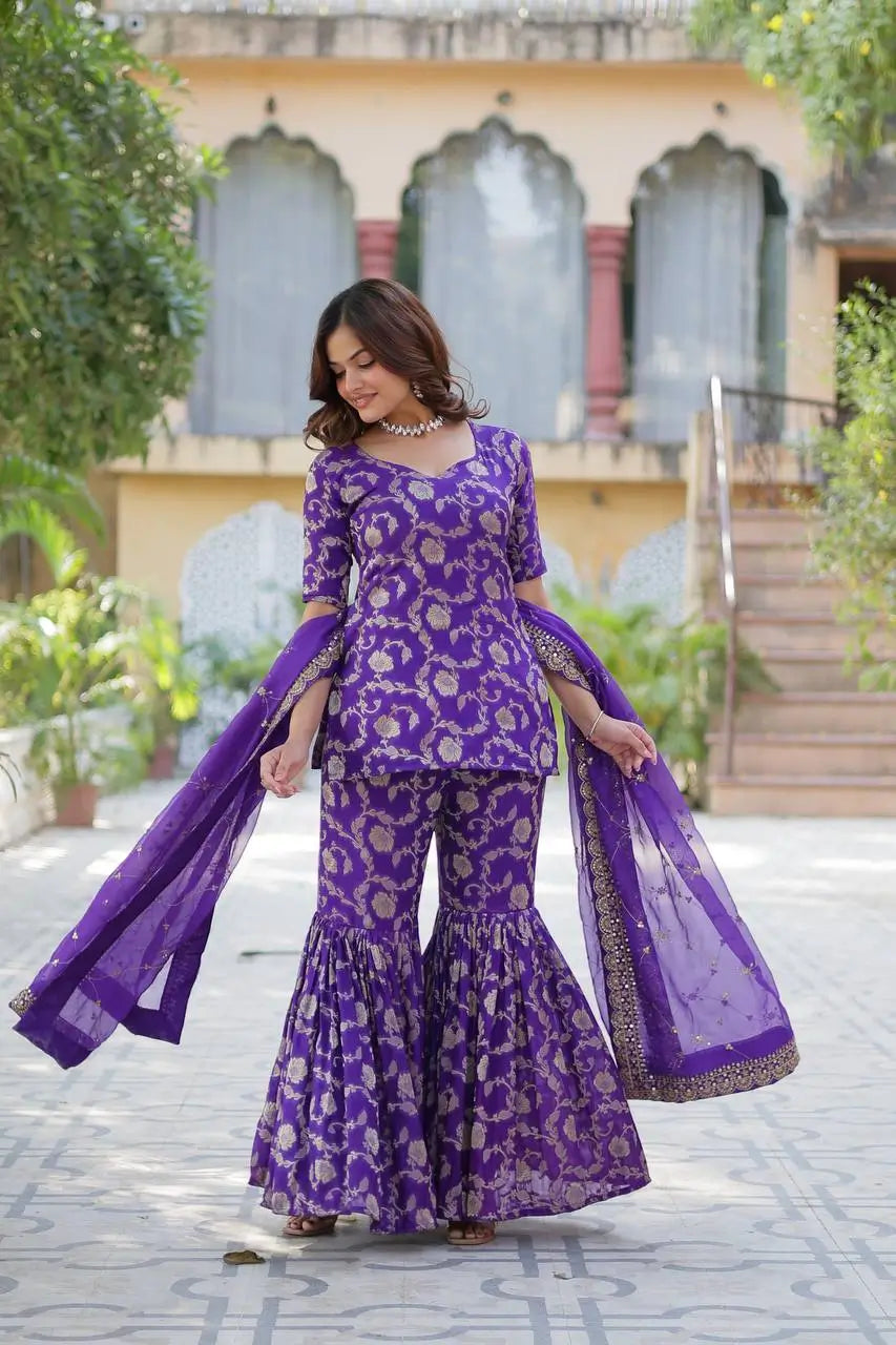 Ensemble Salwar Suit Jacquard en Georgette Iris Violet Pourpre avec Dupatta