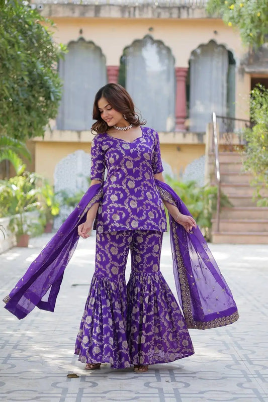 Ensemble Salwar Suit Jacquard en Georgette Iris Violet Pourpre avec Dupatta