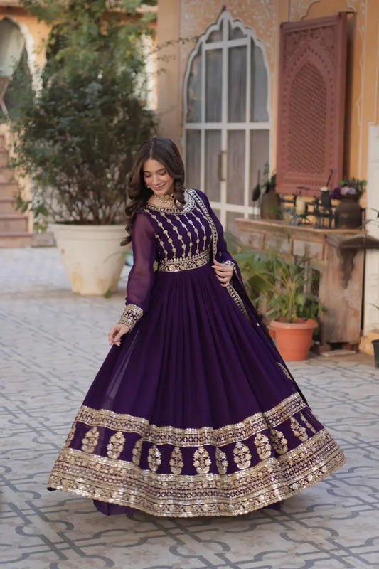 Robe et Dupatta Violet Foncé avec Broderie Zari et Sequins