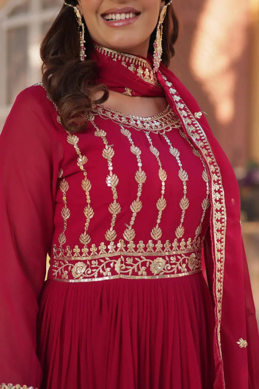 Robe et Dupatta Rouge Foncé avec Broderie Zari et Sequins