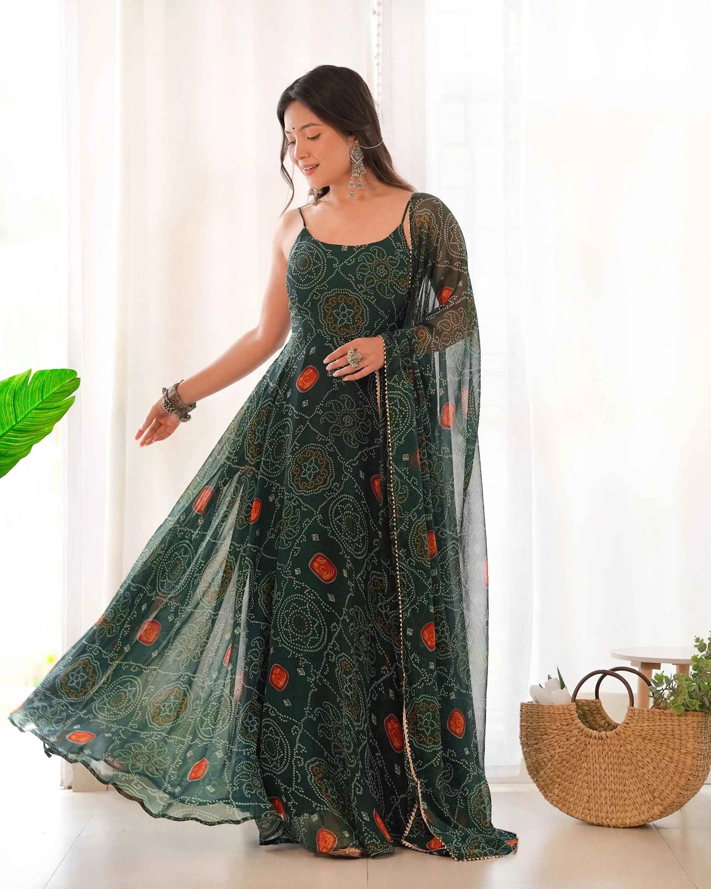 Robe légère en chiffon doux vert bleu-vert à imprimé Bandhej avec dupatta – Élégance traditionnelle et confort moderne
