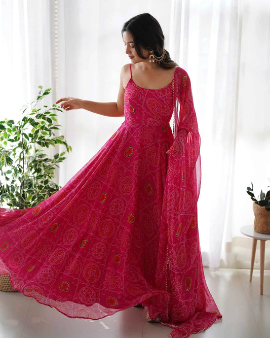 Robe légère en chiffon doux rose foncé à imprimé Bandhej avec dupatta – Élégance traditionnelle et confort moderne