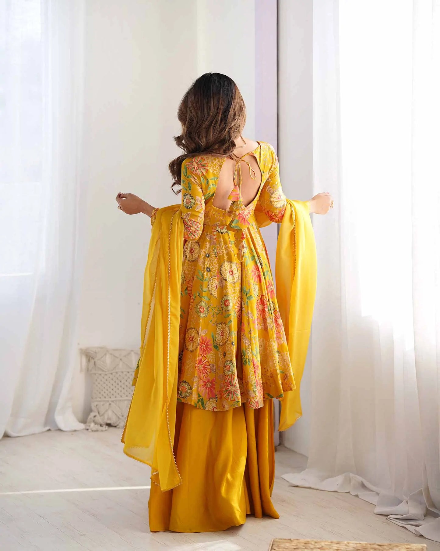 Ensemble kurta style Kediya imprimé floral en chanderi jaune avec dupatta