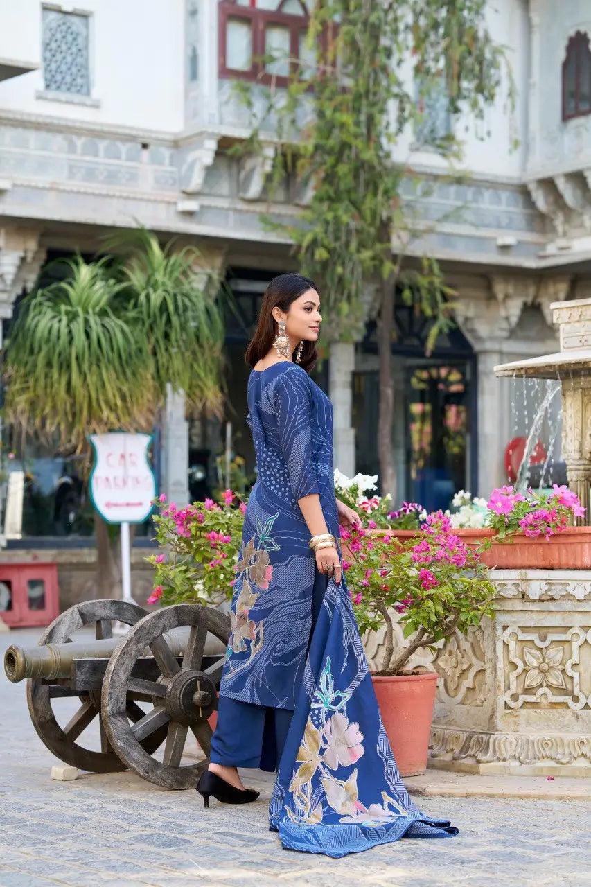 Bezaubernder blauer Salwar-Anzug mit Blumendruck und handgearbeiteten Perlen