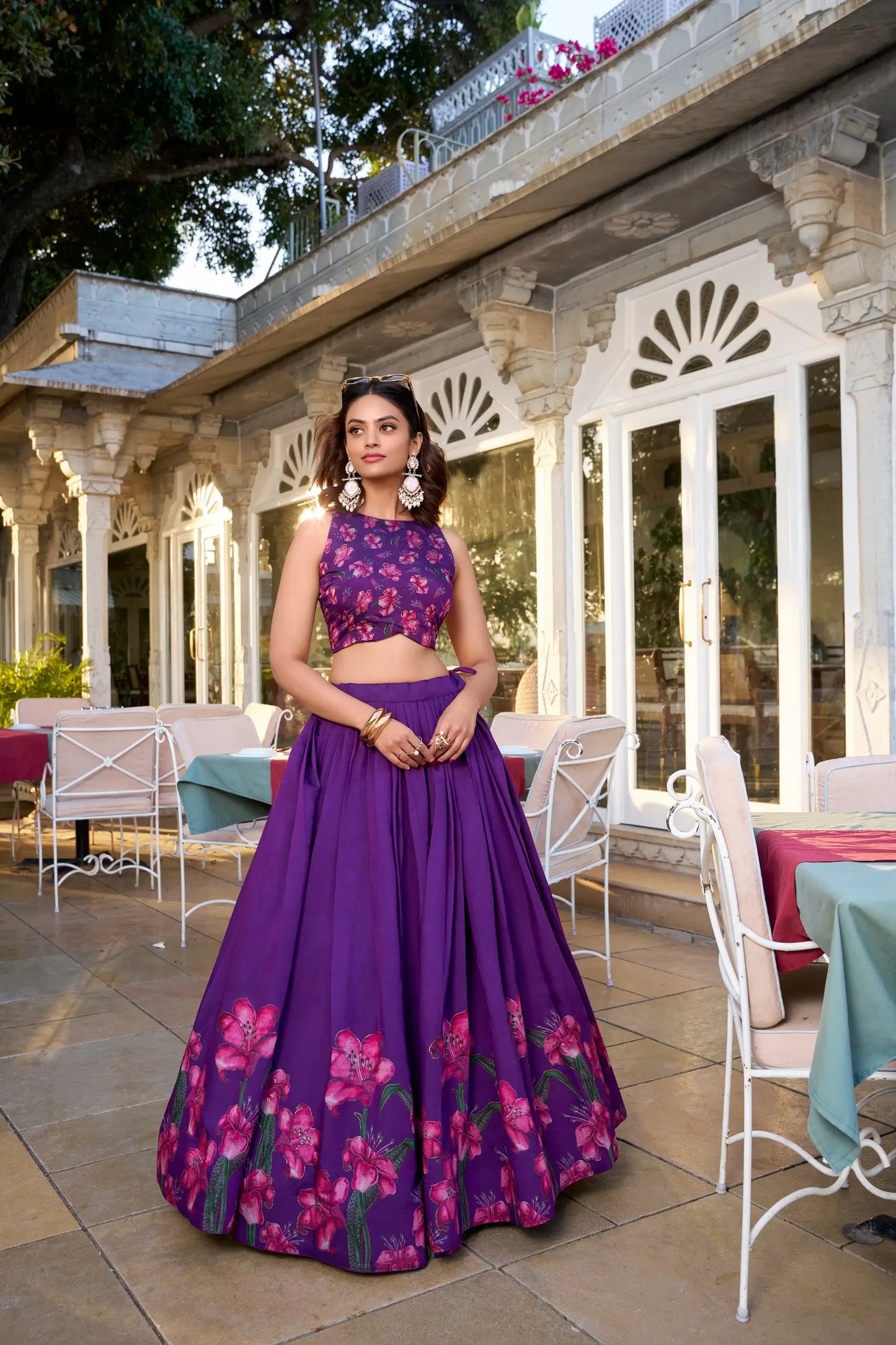 Lehenga Choli violet en soie Tussar violette avec imprimé floral COLLECTION NAV