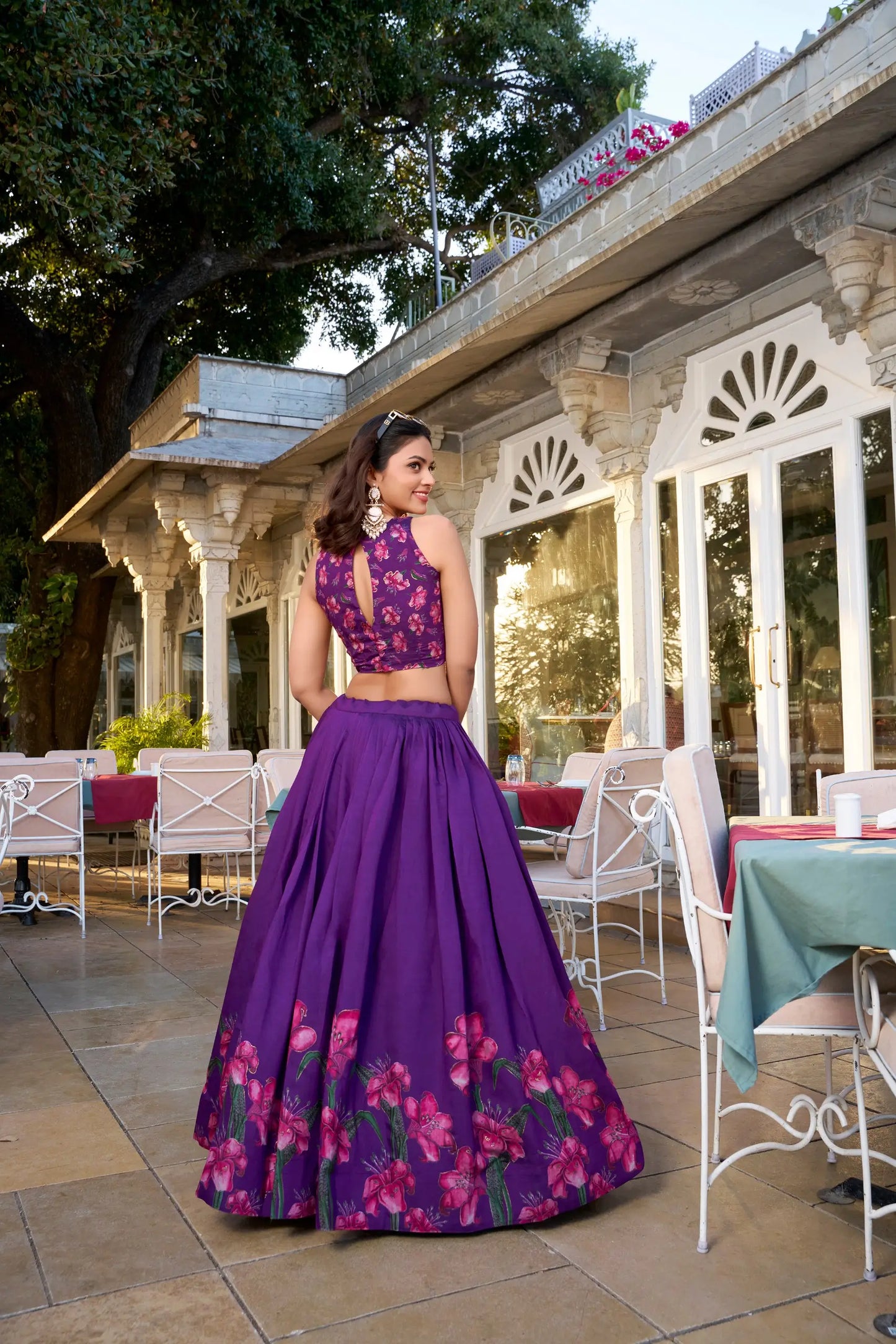 Lehenga Choli violet en soie Tussar violette avec imprimé floral COLLECTION NAV